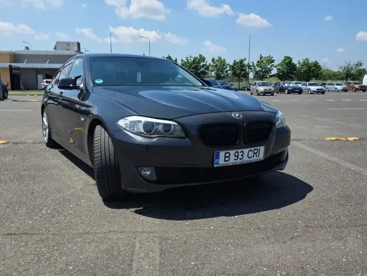 BMW Seria 5 F10/F11/F07 [2010 - 2017] 520d