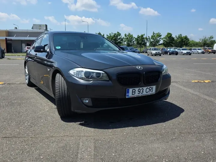 BMW Seria 5 F10/F11/F07 [2010 - 2017] 520d