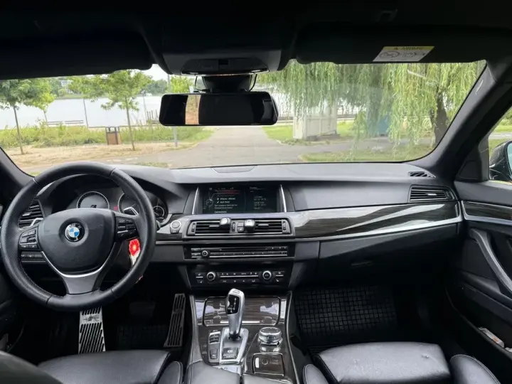 BMW Seria 5 F10/F11/F07 520d xDrive