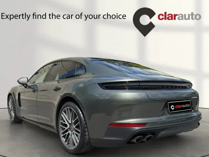 Porsche Panamera 4