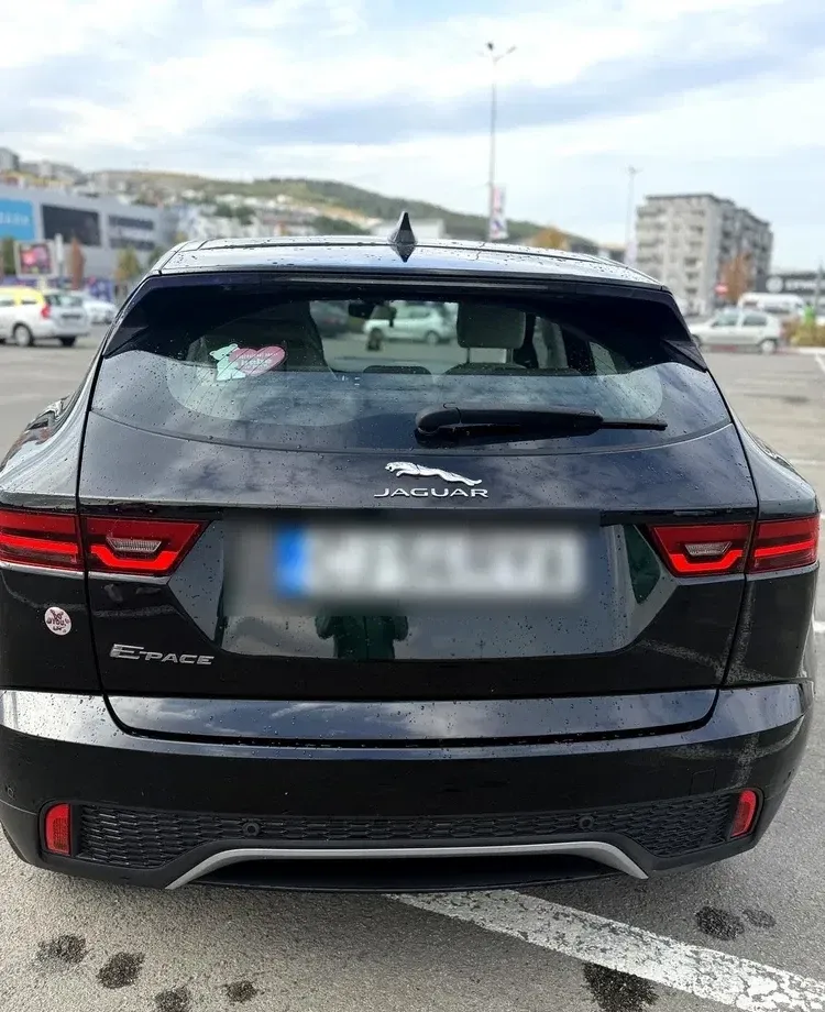 Jaguar E-Pace D150 AWD Base — imagine 4