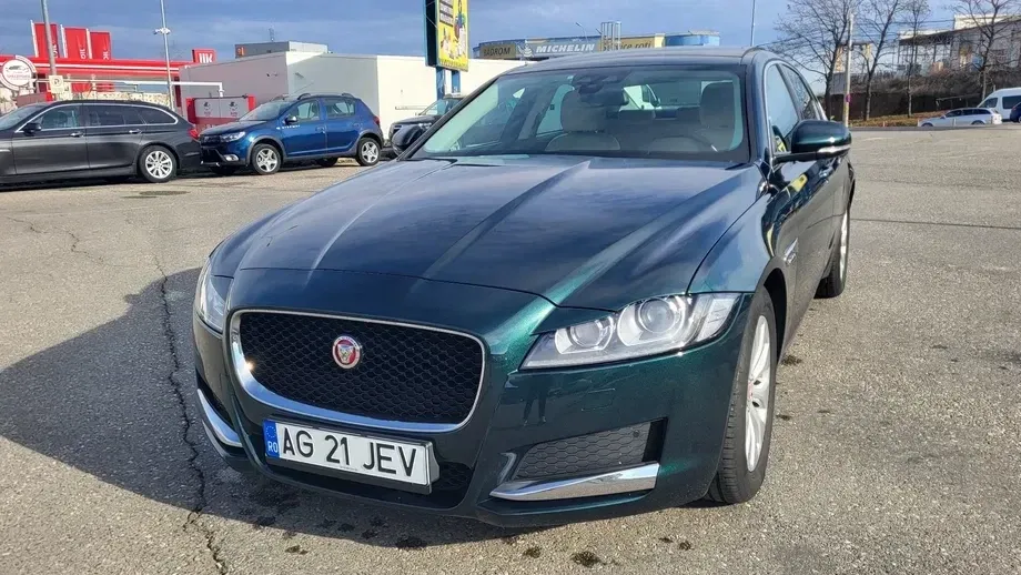 Jaguar XF — imagine 3