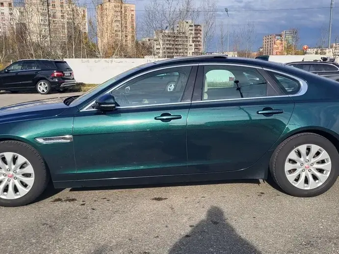 Jaguar XF