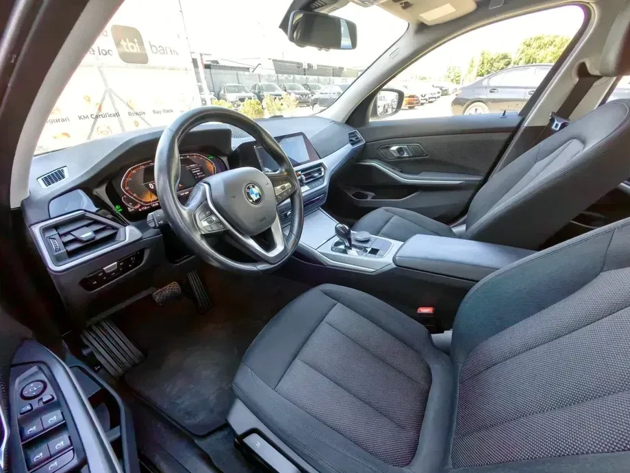 BMW Seria 3 318d Aut. — imagine 5