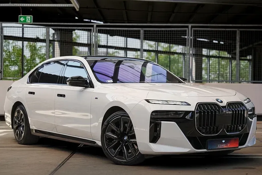 BMW Seria 7 — imagine 2