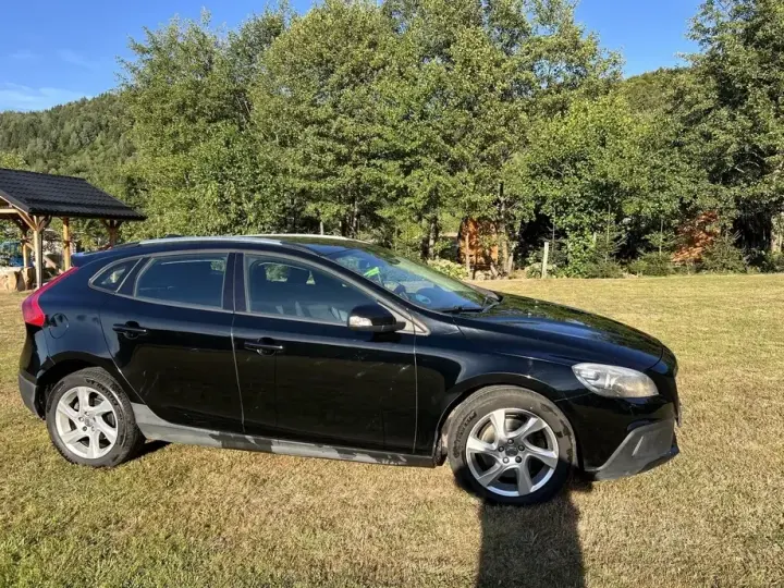 Volvo V40 II