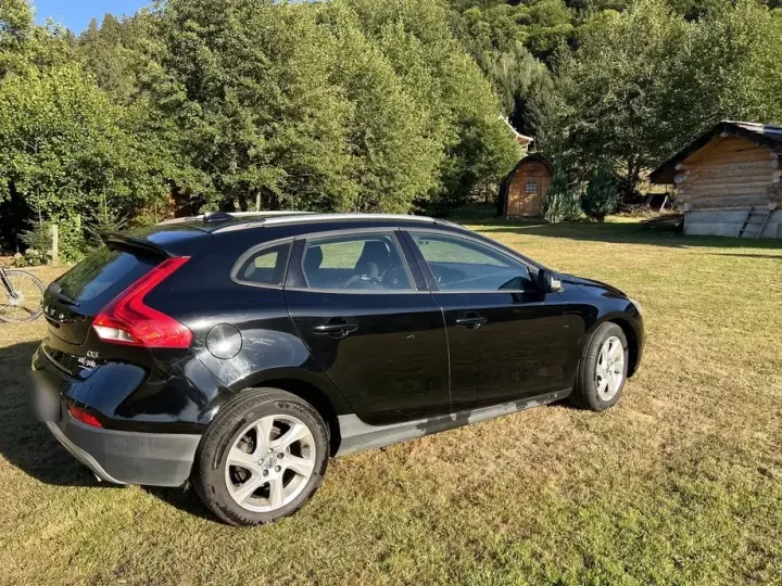 Volvo V40 II