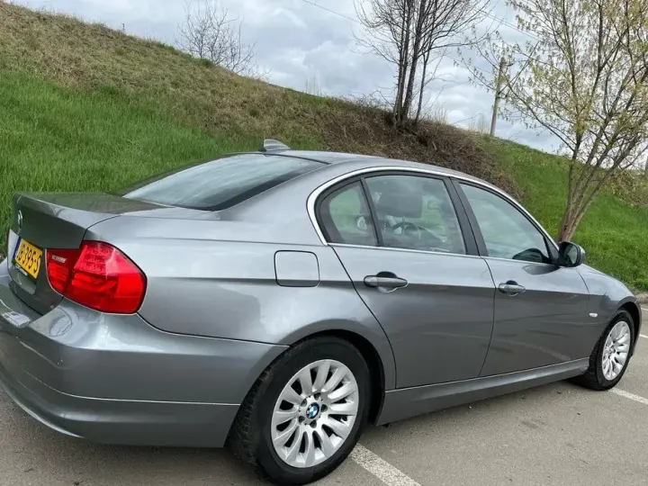 BMW Seria 3 320d DPF Aut.