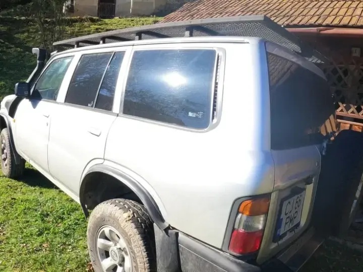 Nissan Patrol V
