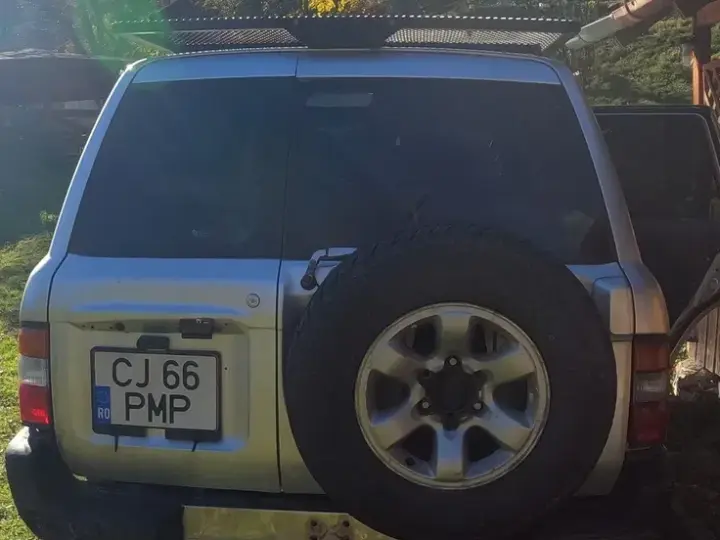 Nissan Patrol V