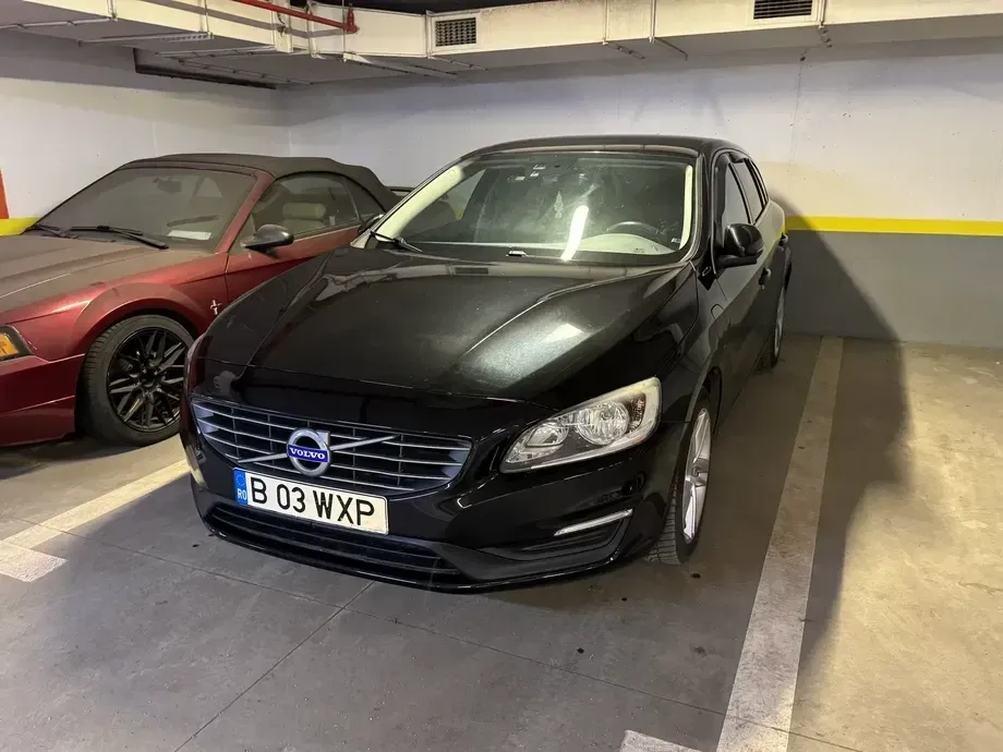 Volvo V60 I D6 Twin Engine Geartronic Momentum — imagine 3