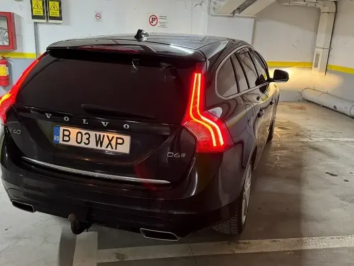 Volvo V60 I D6 Twin Engine Geartronic Momentum