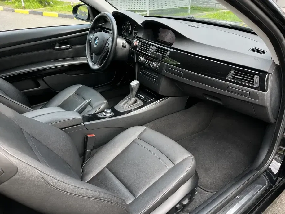 BMW Seria 3 E90/E91/E92/E93 320d Aut. — imagine 6