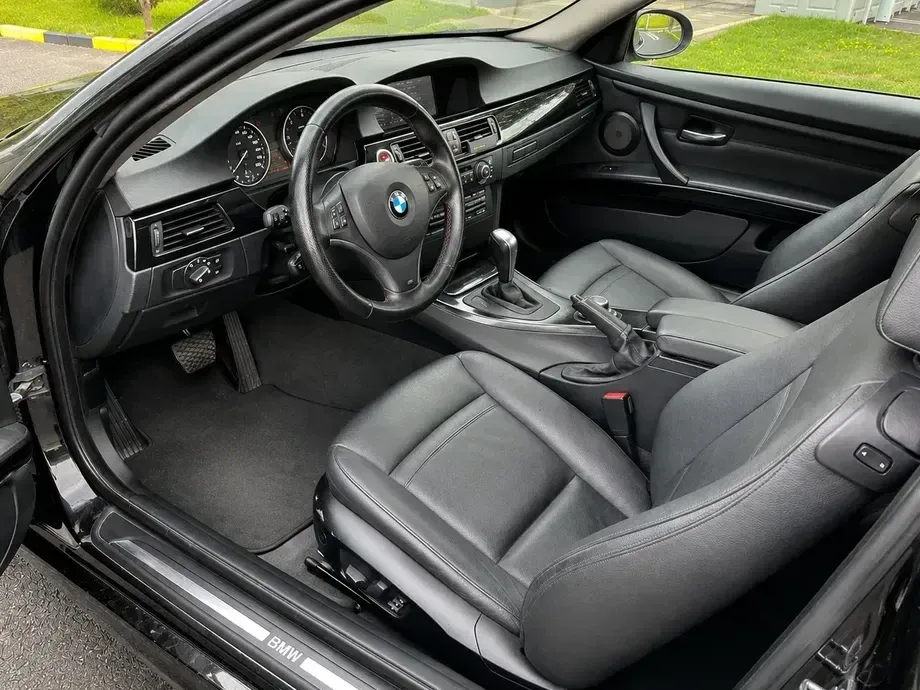 BMW Seria 3 E90/E91/E92/E93 320d Aut. — imagine 5