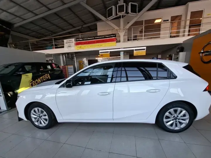 Opel Astra L 1.2L Turbo Start/Stop AT8 Business Edition