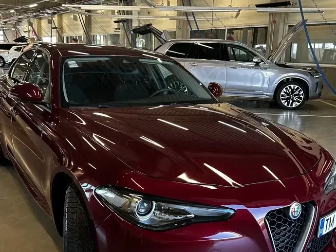 Alfa Romeo Giulia 2.0 Turbo 16V AT8 Business