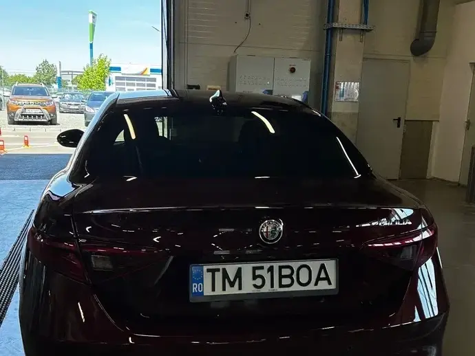 Alfa Romeo Giulia 2.0 Turbo 16V AT8 Business
