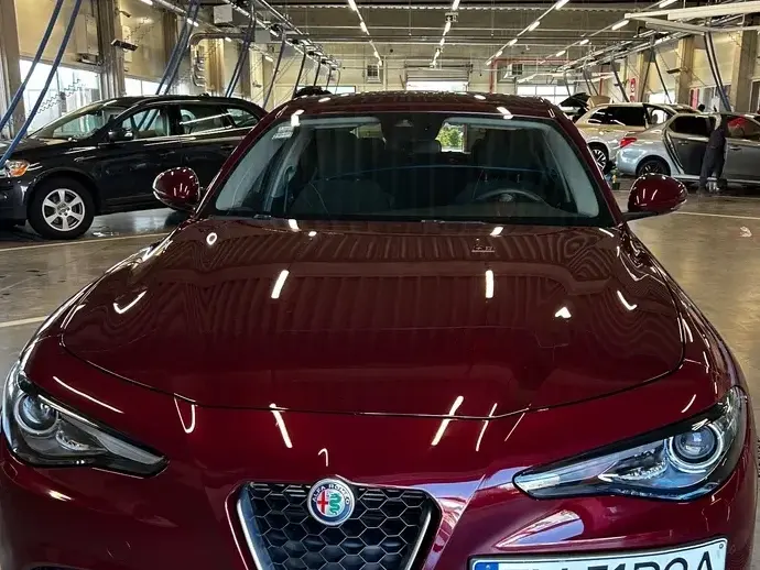 Alfa Romeo Giulia 2.0 Turbo 16V AT8 Business