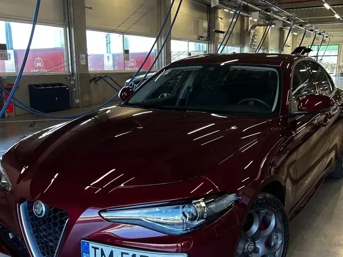 Alfa Romeo Giulia 2.0 Turbo 16V AT8 Business