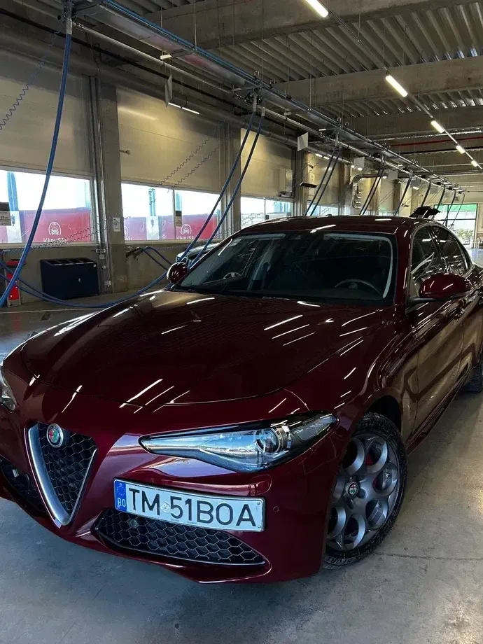 Alfa Romeo Giulia 2.0 Turbo 16V AT8 Business — imagine 3