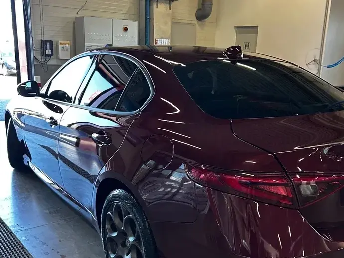 Alfa Romeo Giulia 2.0 Turbo 16V AT8 Business