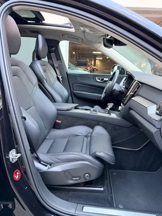 Volvo XC 60 II B5 MHEV AWD Inscription — imagine 6