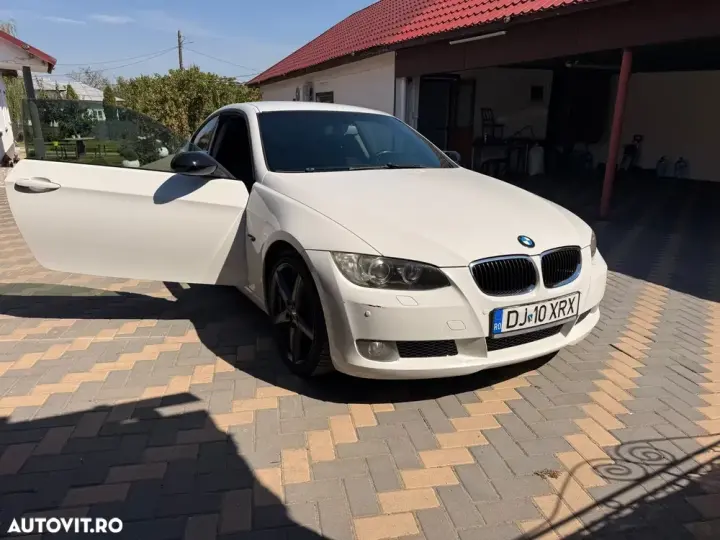 BMW Seria 3 E90/E91/E92/E93 [2005 - 2013] 320i