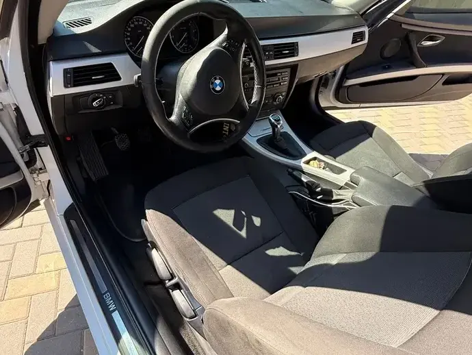 BMW Seria 3 E90/E91/E92/E93 320i