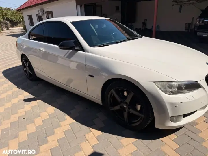 BMW Seria 3 E90/E91/E92/E93 [2005 - 2013] 320i