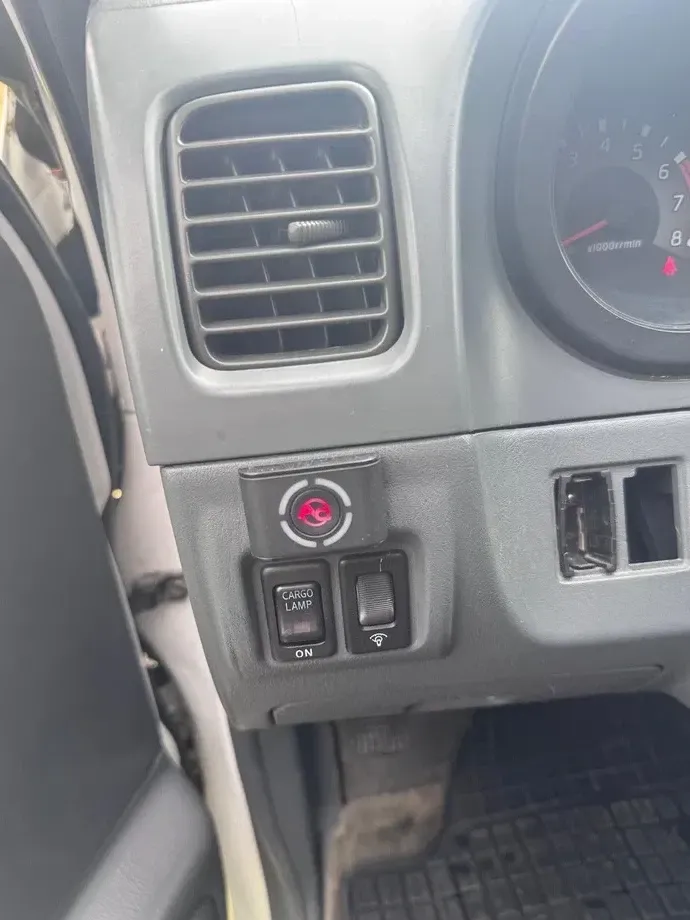 Nissan Frontier — imagine 3