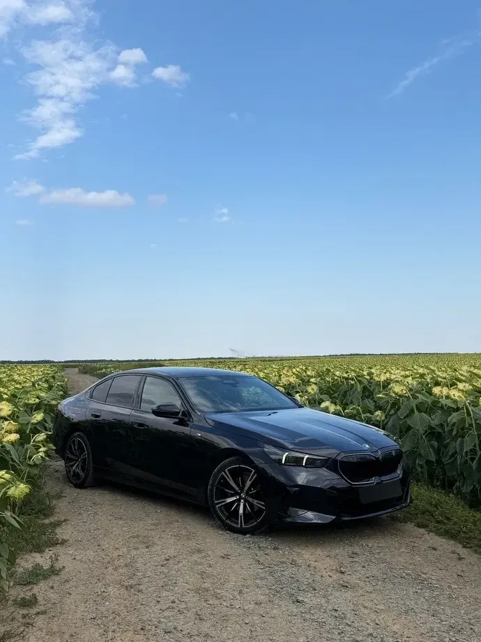 BMW Seria 5 G60/G61 520i AT MHEV — imagine 3