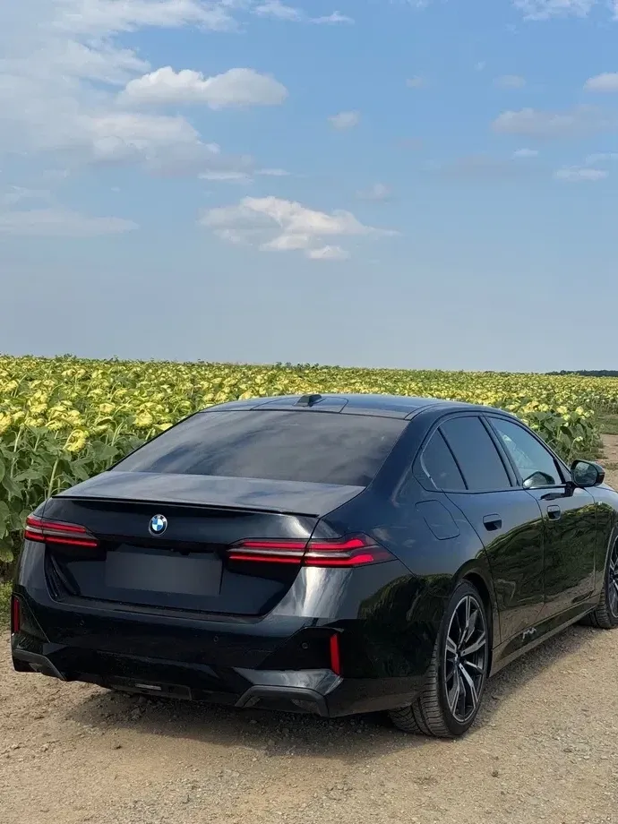 BMW Seria 5 G60/G61 520i AT MHEV — imagine 5