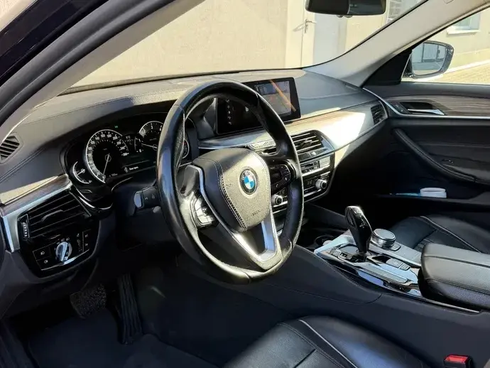 BMW Seria 5 530i Aut.
