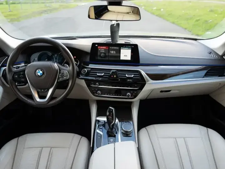 BMW Seria 5 G30/G31 520d Efficient Dynamics Edition Aut. Luxury Line