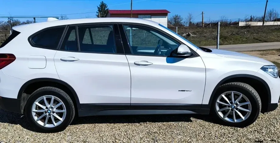 BMW X1 F48 sDrive18d Aut. — imagine 6