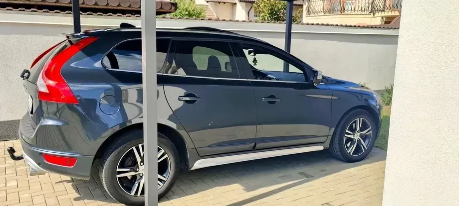 Volvo XC 60 I D5 AWD Rdesign — imagine 6