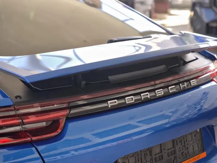 Porsche Panamera 4