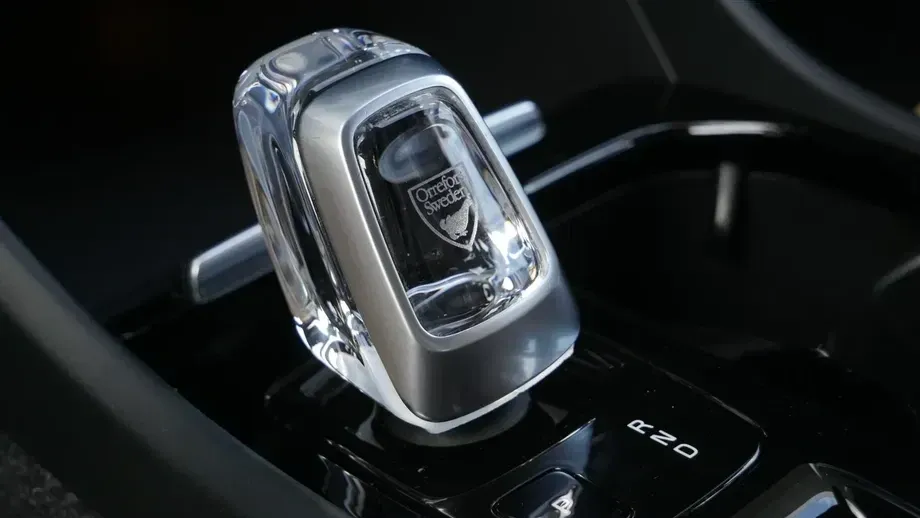 Volvo XC 40 T5 Twin Engine DKG Inscription — imagine 4