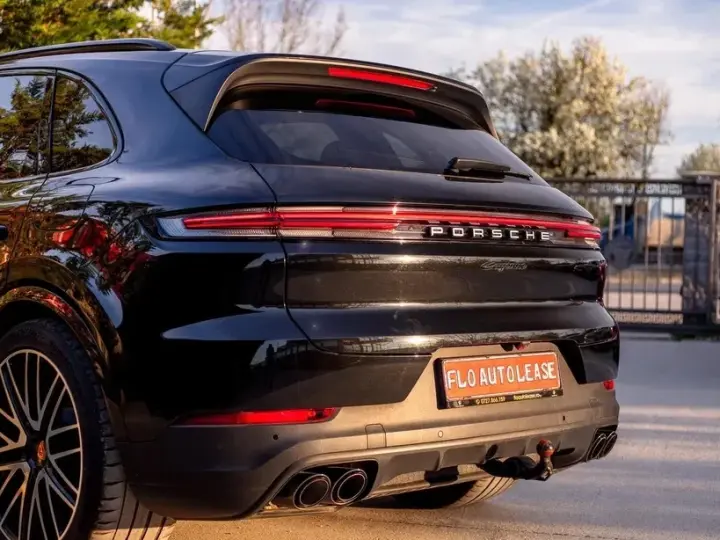 Porsche Cayenne E-Hybrid Tiptronic S Black Edition