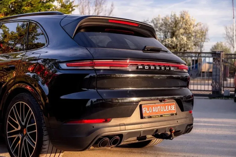 Porsche Cayenne E-Hybrid Tiptronic S Black Edition — imagine 5