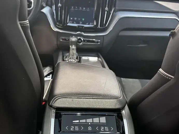 Volvo XC 60 II T6 AWD R-Design