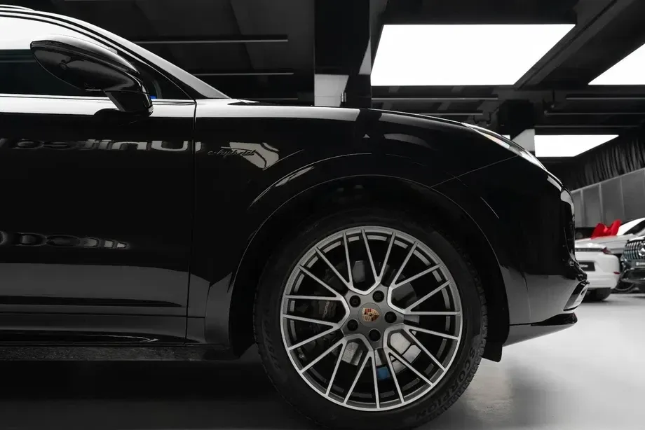 Porsche Cayenne E-Hybrid — imagine 5