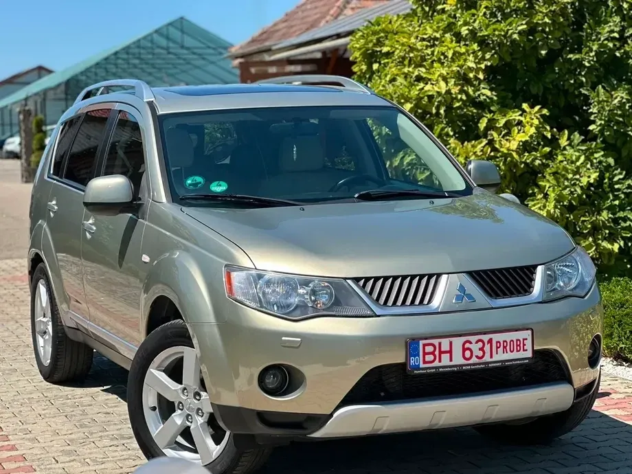 Mitsubishi Outlander II 2.0 DI-D Intense — imagine 2