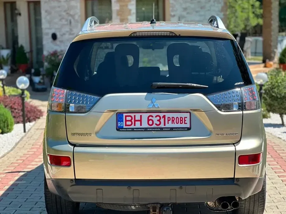 Mitsubishi Outlander II 2.0 DI-D Intense — imagine 6