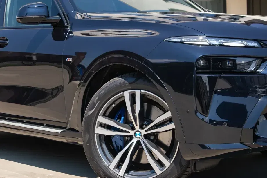 BMW X7 xDrive40i AT MHEV — imagine 3