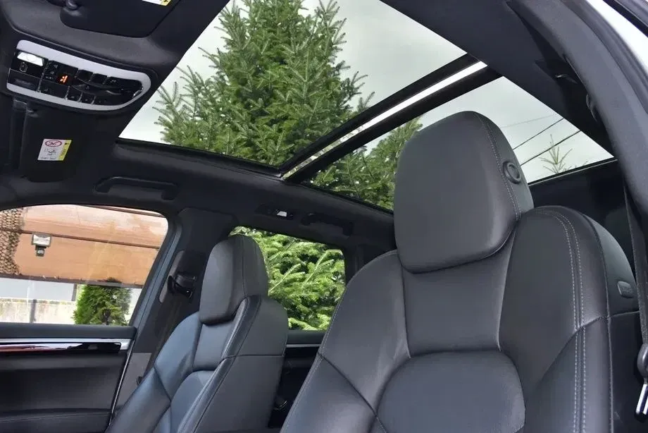 Porsche Cayenne — imagine 3