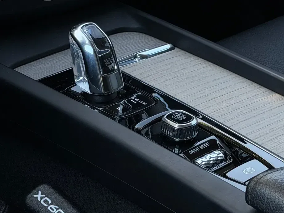 Volvo XC 60 T8 Twin Engine AWD Inscription — imagine 5