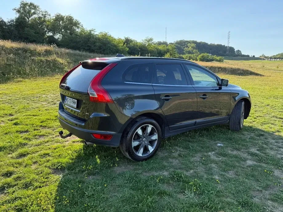 Volvo XC 60 I D4 AWD Momentum — imagine 3