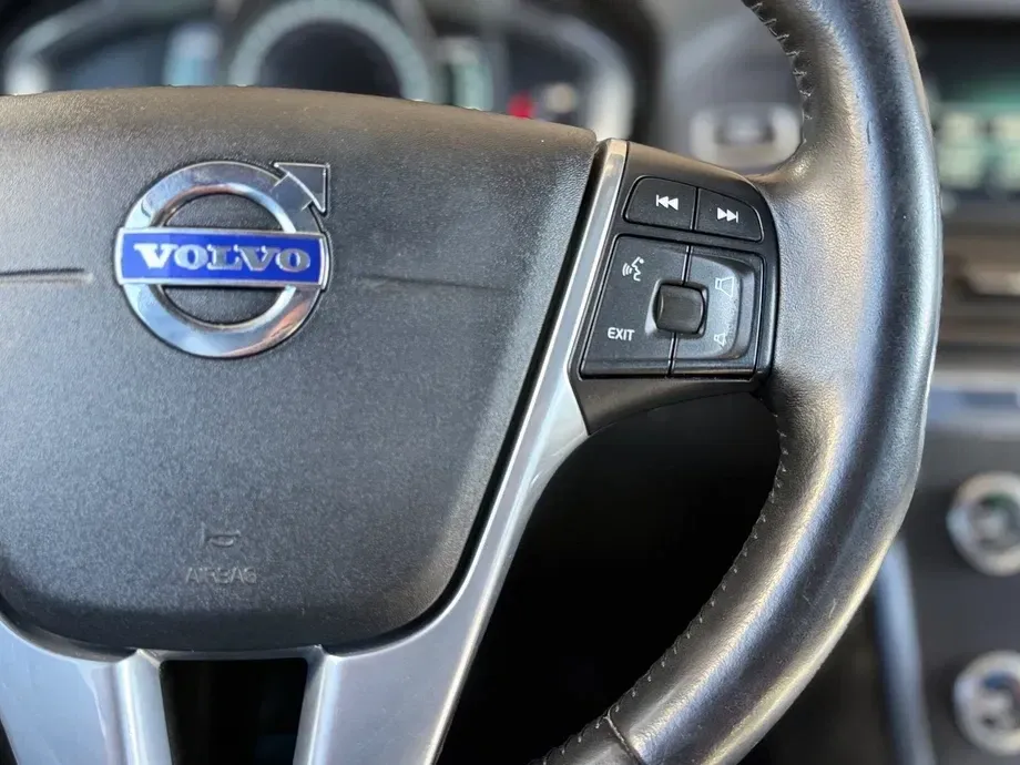 Volvo XC 60 D4 Geartronic Momentum — imagine 5
