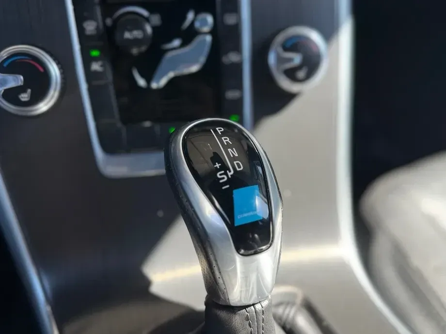 Volvo XC 60 D4 Geartronic Momentum — imagine 6